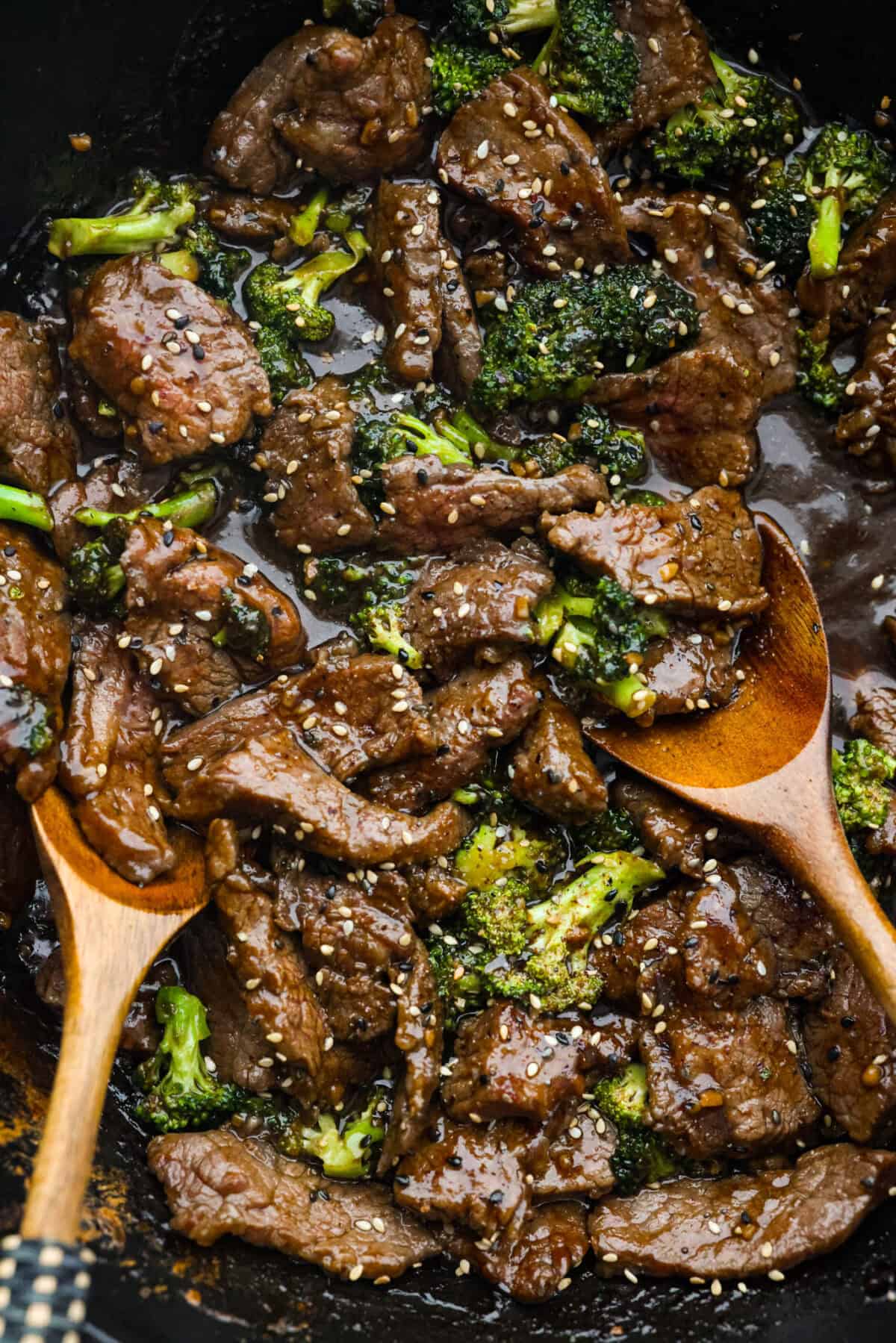 Close up shot of Mongolian beef and broccoli.