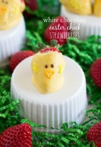 Easy White Chocolate Easter Chick Strawberries