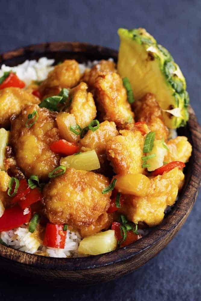 baked sweet hawaiian chicken in a wooden bowl.