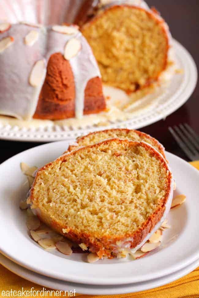 banana bundt slice on a white plate.