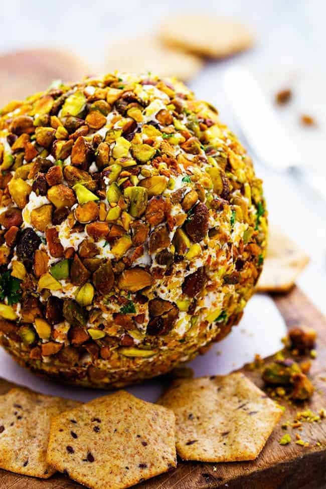 Cheddar Bacon Pistachio Cheeseball with crackers