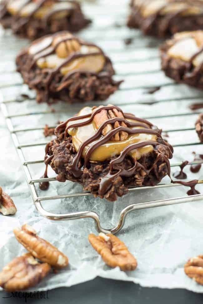 No big turtle cookies and cooling rack