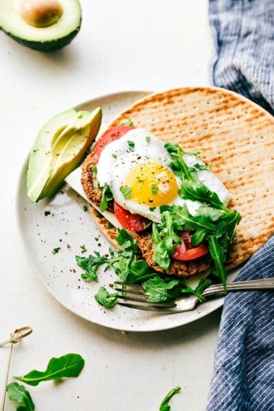 Breakfast Pitas with Chicken Sausage 