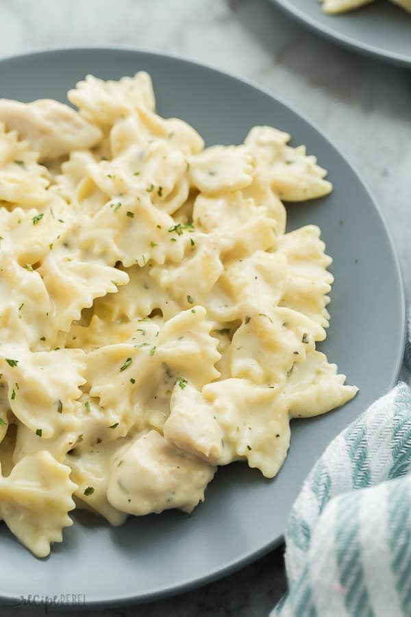 instant pot chicken alfredo pasta on plate