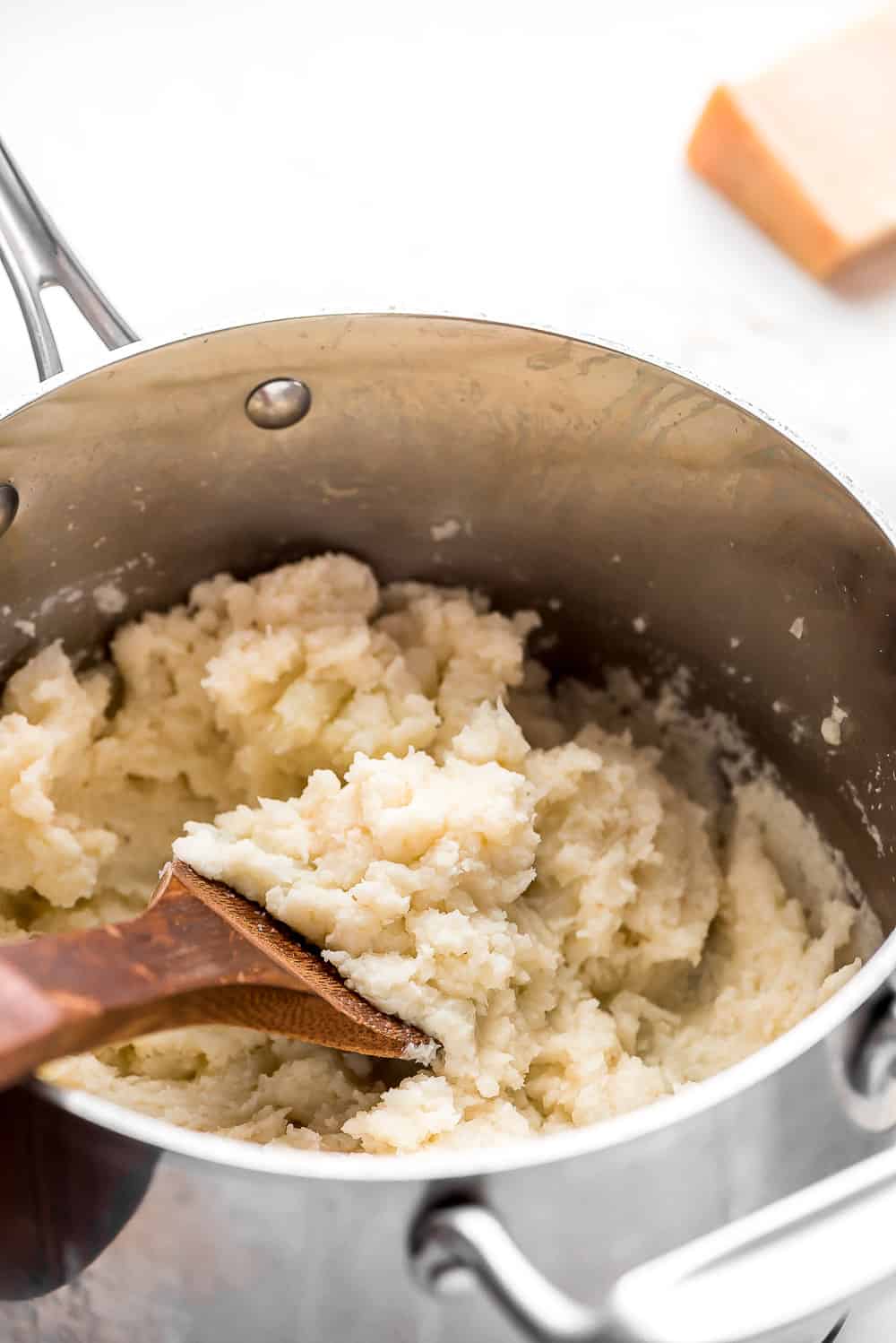 mashed cauliflower in a pot 