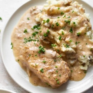 slow cooker pork chops with mashed potatoes and gravy