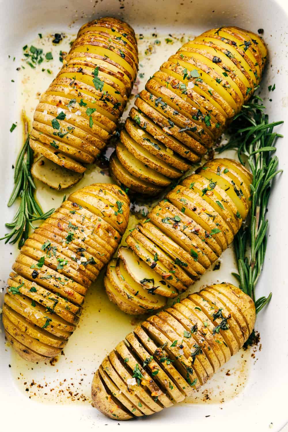 Perfectly cooked crispy seasoned Hasselback Potatoes