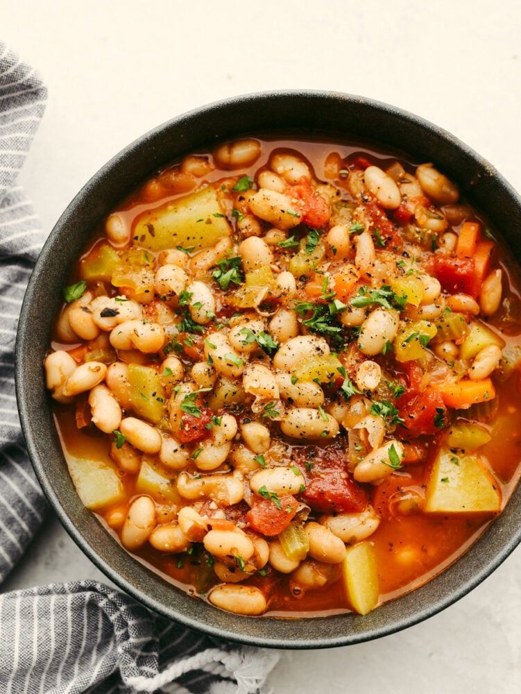 A bowl of bean stew. 