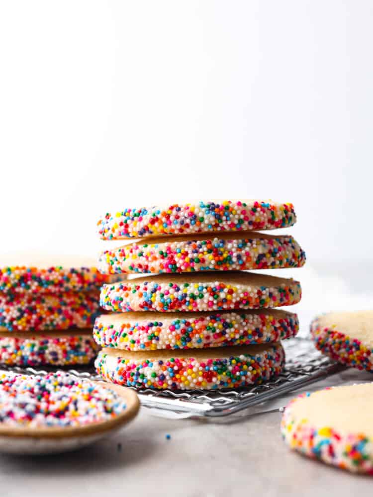 5 cookies stacked on top of each other.