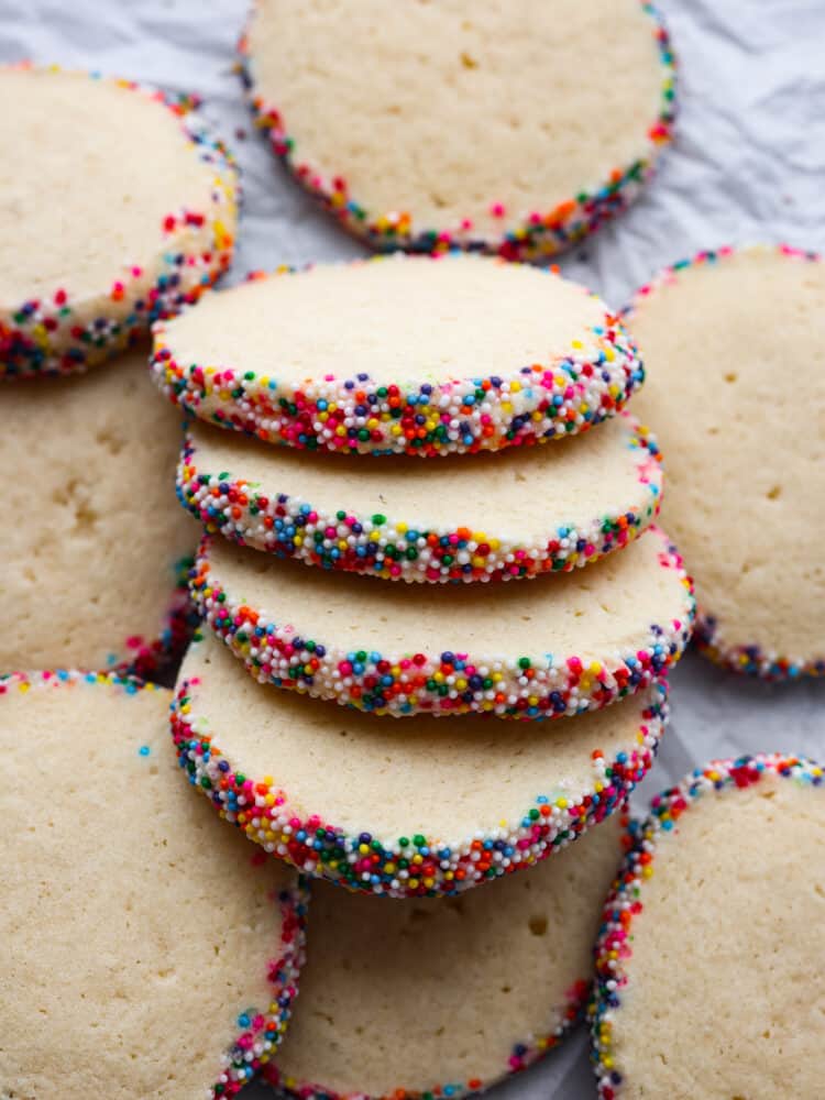 Top-down view of sliced icebox cookies.