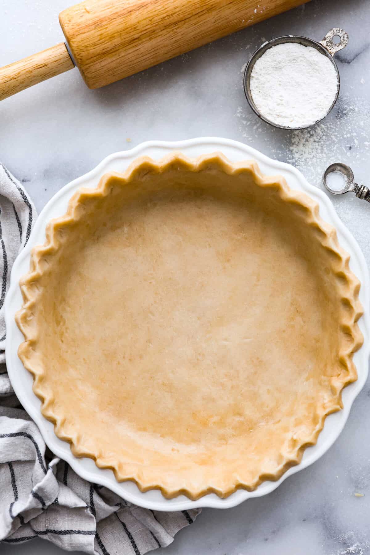 The top view of a pie crust. 