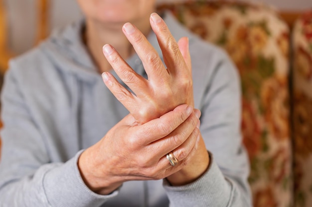 Easing the Grip of Arthritis: Eluding Its Debilitating Symptoms Simplified.