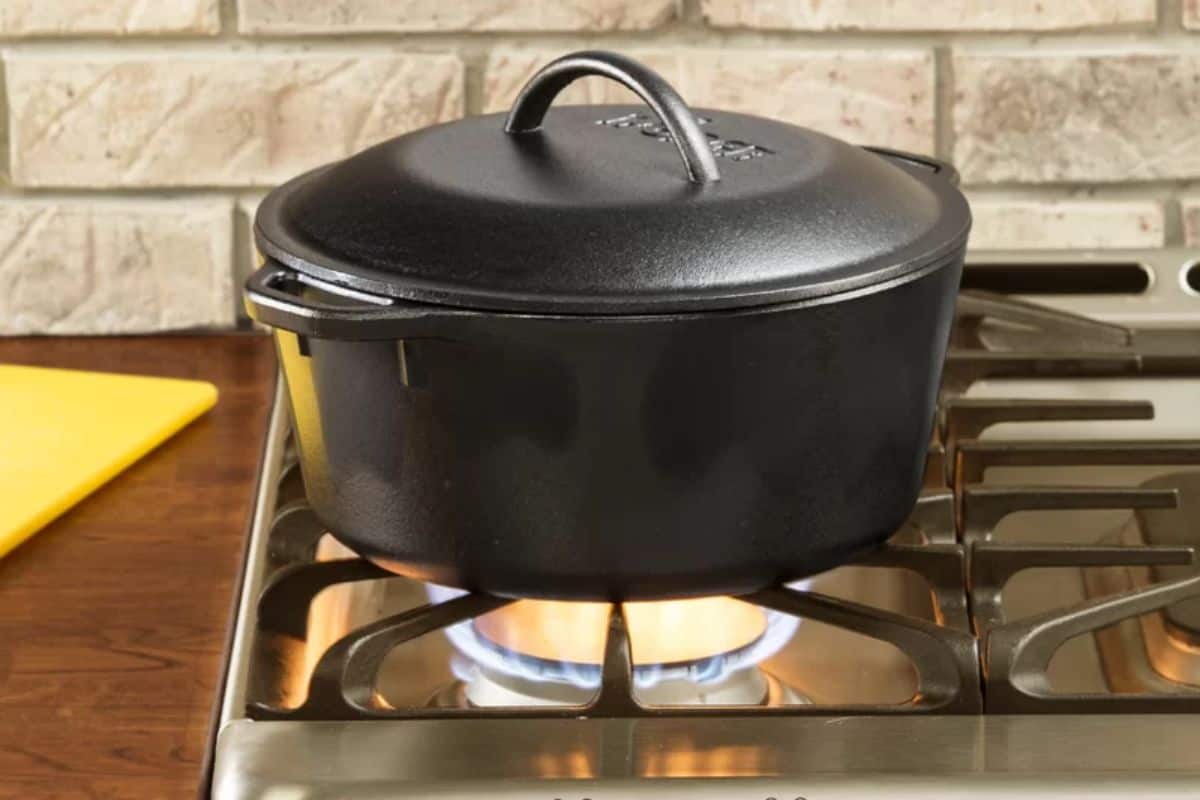 Lodge Cast Iron 5-Quart Dutch Oven