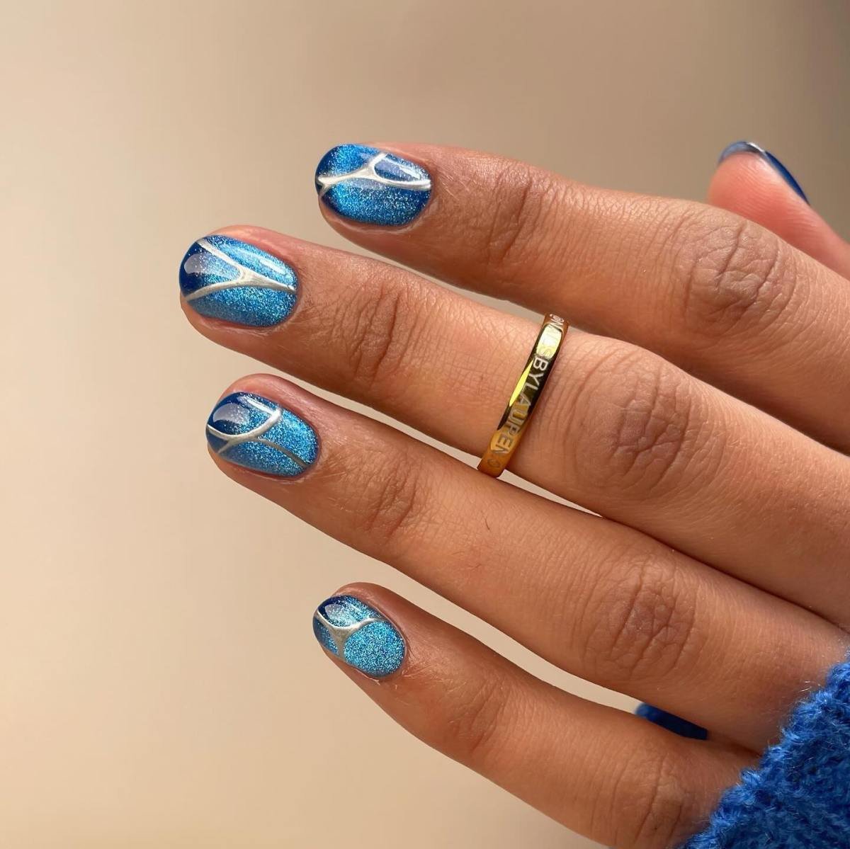 DIY Cat Eye Nails: Embrace the Magnetic Trend